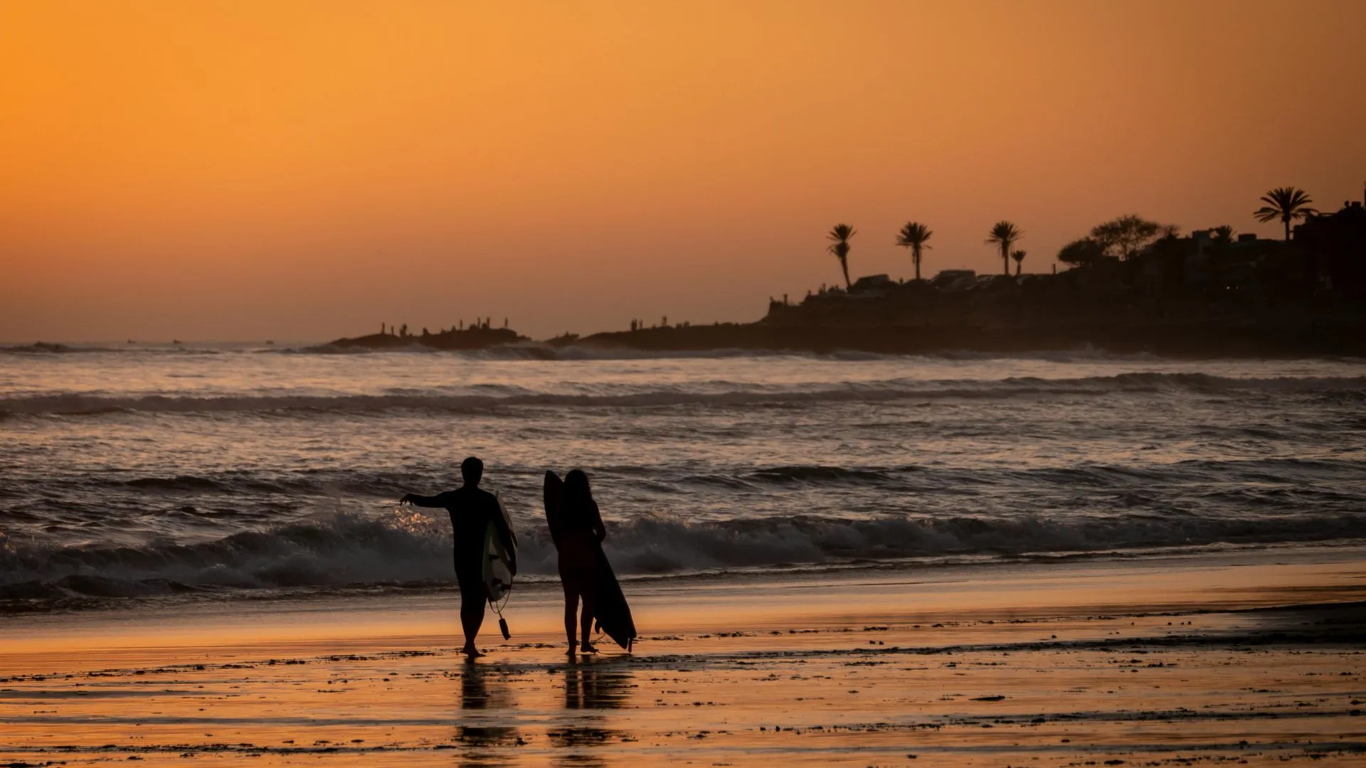 Cours de surf à Agadir pour débutants et confirmés sur la plage de Taghazout