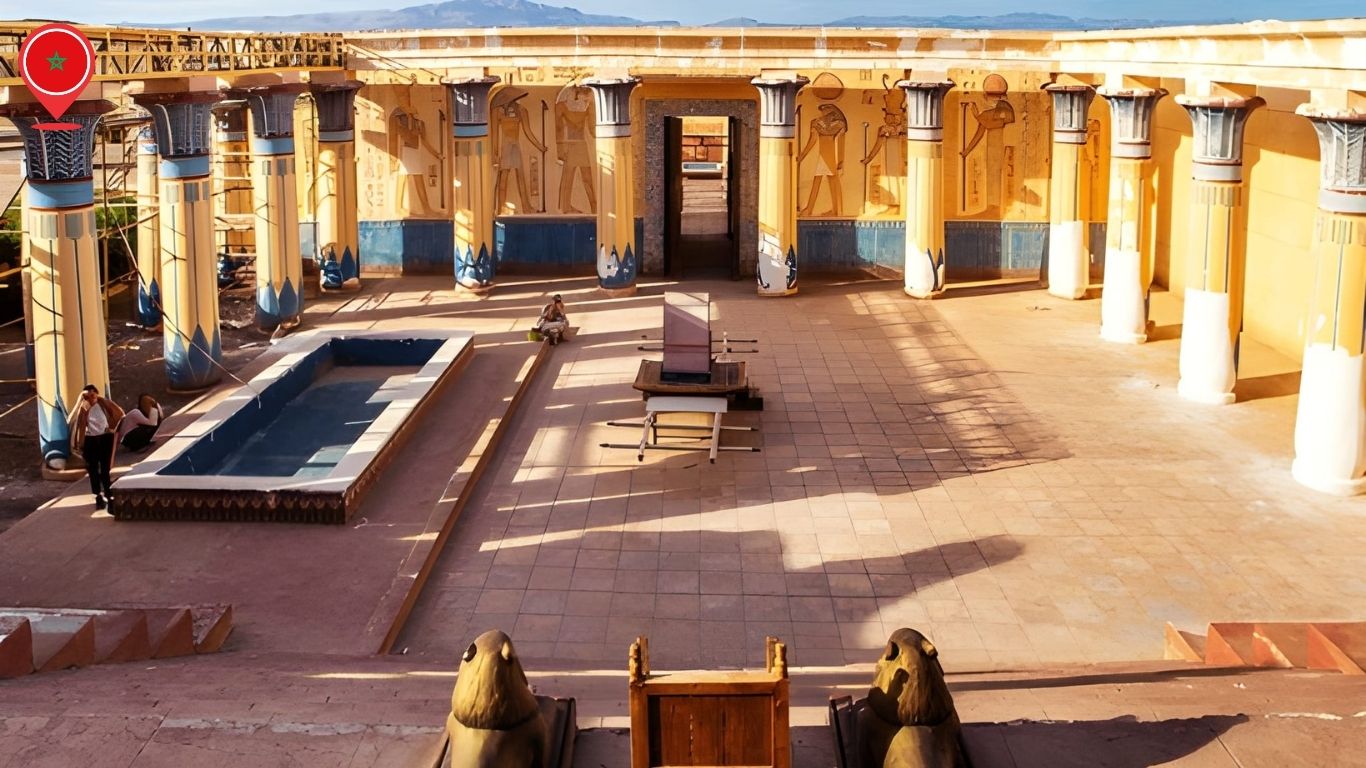 Dekorationen für verschiedene Filme in den Atlas Filmstudios, Ouarzazate, Marokko.